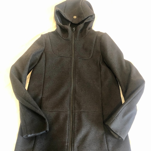 Lululemon Coat - Picture 1 of 2
